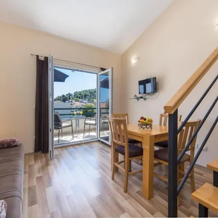 Apartmán Nmn - With Balcony 2